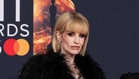 Turun Berat Badan Ekstrem, Kelly Osbourne Minta Bantuan Arwah Ayahnya