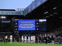 Leeds Kecewa Suporternya Soraki Momen Buka Puasa Pemain Man City