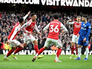 Tahan-tahanlah Fans Arsenal, 10 Pekan Lagi