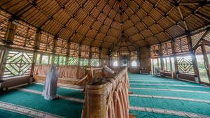 Masjid Bambu Saka Buana Hadirkan Nuansa Alam untuk Jemaah