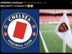 Meme ini menggambarkan logo Chelsea diubah jadi kartu merah, sementara Arsenal disematkan ke bendera pojok. Sangat mewakili sekali, ya! (Foto: Twitter)