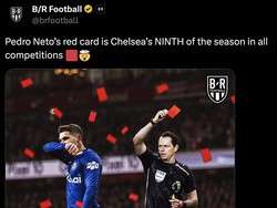 Pedro Neto menjadi pemain kesembilan Chelsea yang kena kartu merah musim ini. London Biru hujan kartu merah, nih! (Foto: dok. Twitter/@brfootball)