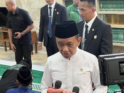 Bahlil Kenang Diskusi Sejarah dengan Try Sutrisno Semasa Mahasiswa
