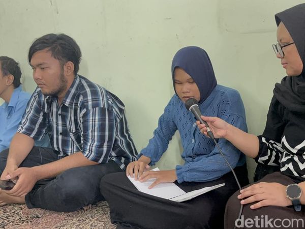 Kegigihan Komunitas Ngaji Braille Ajarkan Baca Al Quran di Surabaya