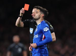 Kartu Merah Sahabat Chelsea Musim Ini