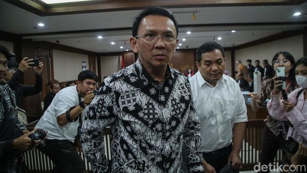 Perdebatan Panas Warnai Kesaksian Ahok di Pengadilan Tipikor