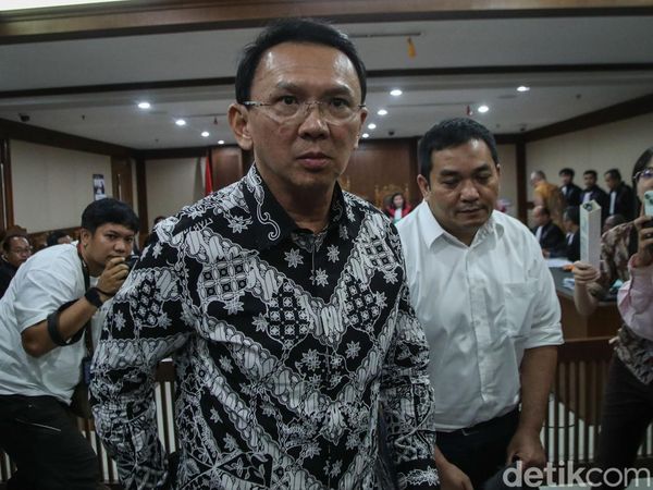 Perdebatan Panas Warnai Kesaksian Ahok di Pengadilan Tipikor