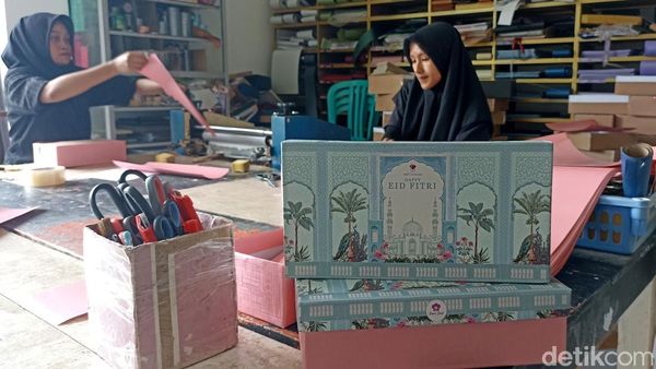 Pesanan Box Hampres di Blitar Melonjak Jelang Lebaran