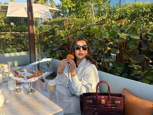 Mewah! Tasya Farasya Makan Croissant di Dubai hingga Ngopi di Mekkah