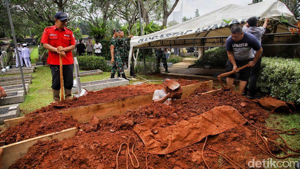 TMP Kalibata Bersiap Sambut Pemakaman Wapres ke-6 RI Try Sutrisno
