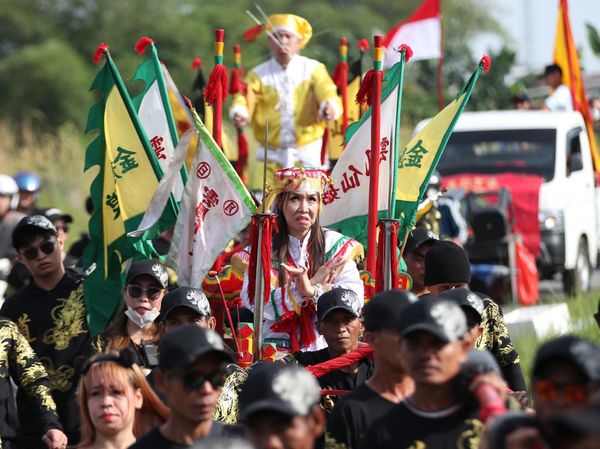 Tradisi Cuci Jalan Warnai Perayaan Cap Go Meh di Singkawang