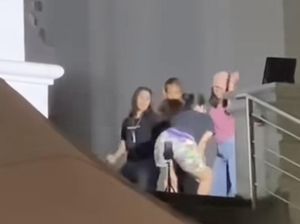 Viral 4 Wanita Bikin Konten Joget di Pelataran Masjid Agung Soppeng