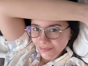 Gaya Wulan Guritno Pamer Wajah Bangun Tidur Tanpa Makeup Usai Oplas di Korea