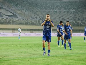 Ze Valente Absen Bela PSIM Jogja Lawan Semen Padang