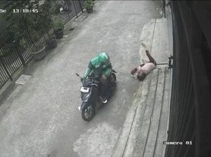 Nenek di Jakbar Tersungkur Kena Jambret, Pelaku Balik Lagi Pura-pura Nolong