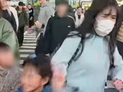 Viral Wanita Tabrak Anak Kecil di Shibuya Crossing, Netizen Ungkap Sosoknya