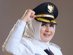 Video Cik Cik Bum Bum: Fadia Arafiq Dari Panggung Dangdut ke Panggung KPK