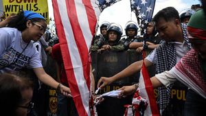 Unjuk Rasa di Manila Tolak Serangan AS-Israel terhadap Iran