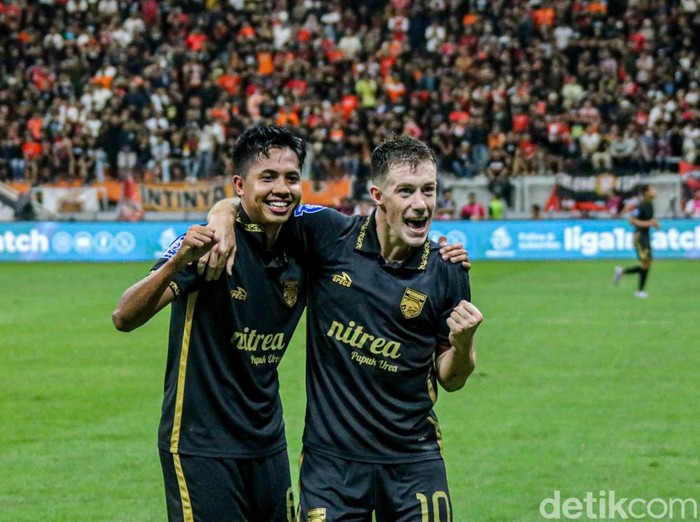 Borneo FC sukses menahan imbang tuan rumah Persija Jakarta dengan skor 2-2 dalam lanjutan kompetisi BRI Liga 1 di Jakarta International Stadium, Selasa (3/3/2026). Hasil ini membuat persaingan papan atas kian memanas.