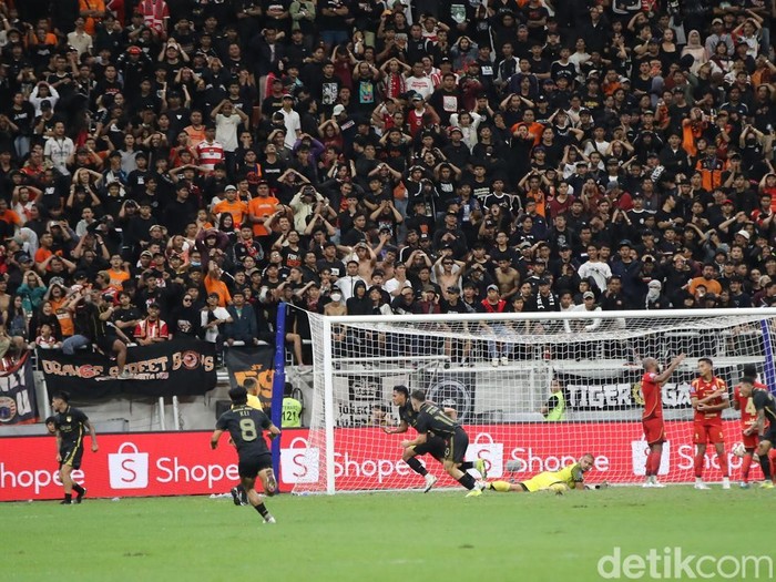 Borneo FC sukses menahan imbang tuan rumah Persija Jakarta dengan skor 2-2 dalam lanjutan kompetisi BRI Liga 1 di Jakarta International Stadium, Selasa (3/3/2026). Hasil ini membuat persaingan papan atas kian memanas.