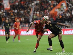Laga berjalan ketat sejak kick-off. Babak pertama berakhir tanpa gol meski Persija sempat menekan pertahanan tamunya. Foto: Rifkianto Nugroho/detikfoto