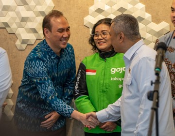 Berita dari Detik Finance: GoTo Naikkan Besaran BHR Ojol, Kategori Terendah Naik 3-4 Kali Lipat