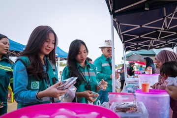 Berita dari Detik Finance: Dari Takjil hingga Sembako, Ramadan Dongkrak Ekonomi Warga di Halsel