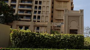 Wujud Hotel Mewah Rp 5,4 T di Dubai yang Berantakan Usai Dihantam Drone Iran