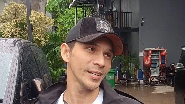 Senyum Jonathan Frizzy Usai Lepas dari Kasus Hukum