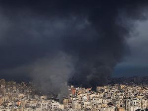 Israel Gempur Beirut Targetkan Hizbullah, Tewaskan Pejabat Hamas