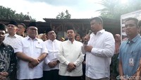 Temui Warga Sipiongot, Gubsu Bobby Minta Maaf karena Belum Perbaiki Jalan