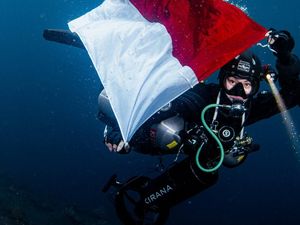 Menyelam 127 Meter, Kirana Larasati Pecahkan Rekor MURI