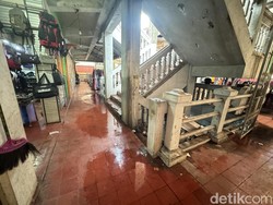 Pasar Sanglah Bocor dan Sepi, Pedagang Keluhkan Pengelolaan