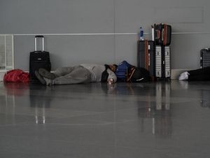 8.000 Orang Terjebak di Qatar Buntut Wilayah Udara Ditutup Akibat Perang