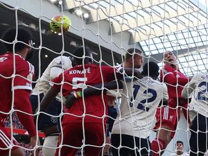 Slot Tak Suka Liverpool Cetak Banyak Gol dari Bola Mati