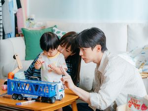 Cara Cast Drakor Our Universe Chilling Abis Sibuk Seharian