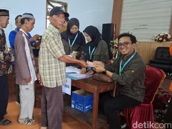 Desa Berjo Karanganyar Bagi-bagi THR Rp 723 Juta, Tiap KK Terima Rp 500 Ribu