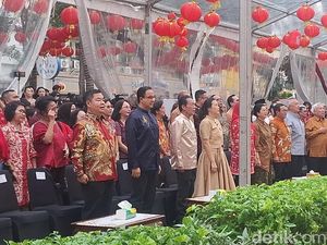 Pramono hingga Anies Hadiri Cap Go Meh di Glodok Jakbar