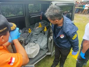 2 Mayat dalam Mobil di Padalarang Ternyata Pasutri WN Pakistan