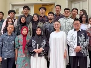 Gaya Agnez Mo Buka Puasa Bersama KJRI di Dubai, Santun Dengan Gamis Hoodie