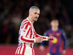 Ulah Fan Jahil, Plakat Griezmann di Stadion Atletico Ditutup Logo Barca