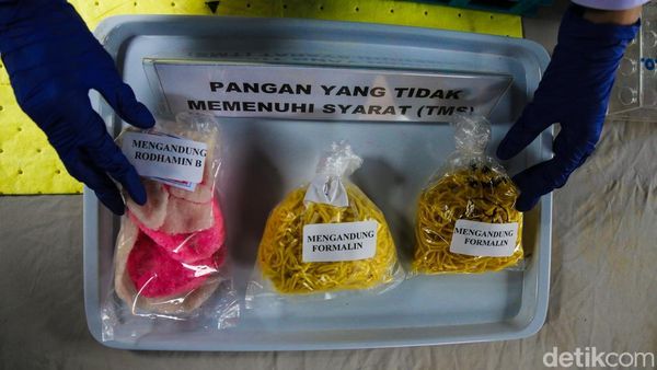 BPOM Sidak Takjil di Gandaria Utara