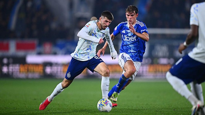 COMO, ITALY - MARCH 03:  Petar Sucic of FC Internazionale in action during the Coppa Italia match between Como 1907 and FC Internazionale at Giuseppe Sinigaglia Stadium on March 03, 2026 in Como, Italy. (Photo by Mattia Pistoia - Inter/Inter via Gett