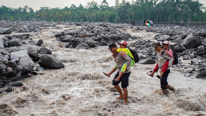 Polri Meninjau Ulang Kepercayaan Publik Sebelum Usia 80