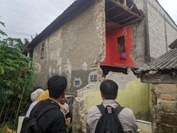 3 Rumah di Bogor Rusak Usai Diguyur Hujan Deras, Atap dan Dinding Jebol