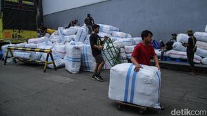 Geliat Pengiriman Pakaian Meningkat Saat Ramadan