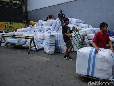 Geliat Pengiriman Pakaian Meningkat Saat Ramadan