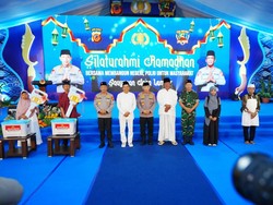 Silaturahmi Ramadan, Kapolri Serahkan Kunci Bagi Penerima Manfaat Rutilahu Polda Jabar