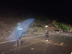 Jalur Penghubung Gunungkidul-Klaten Tertutup Usai Diterjang Longsor