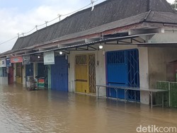 Pedagang Pasar Cawas Sambat Tak Bisa Jualan Imbas Banjir Padahal Mau Lebaran